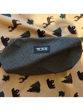 Tumi Delta Travel Toiletry Bag Gray Zipper Pouch Travel Storage Casual